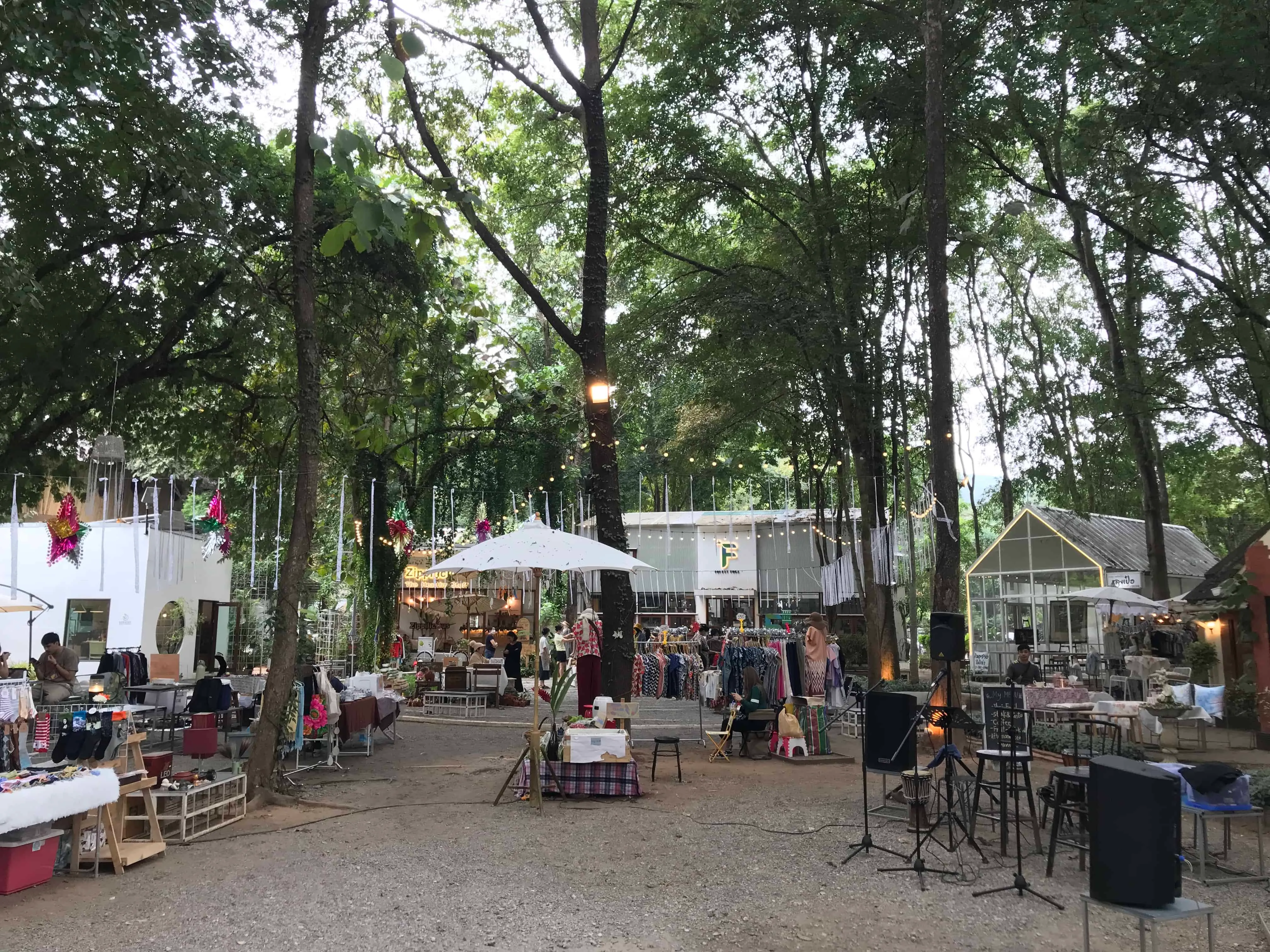 Baan Kang Wat 附近的小藝術市集